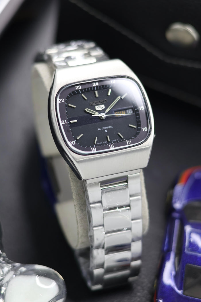 (Super Rare) 1981 Seiko 5 Railway Time Navy Blue TV Dial - Automatic Vintage Watch (Pre Owned) - SE642