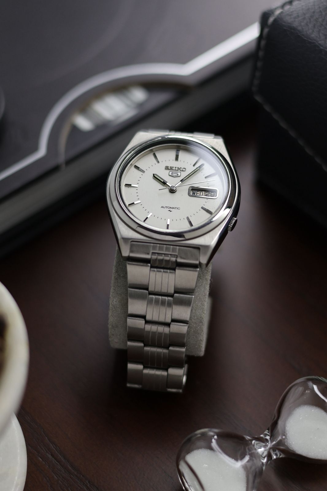 1983 Seiko 5 White Dial - Automatic Vintage Watch (Pre Owned) - SE316