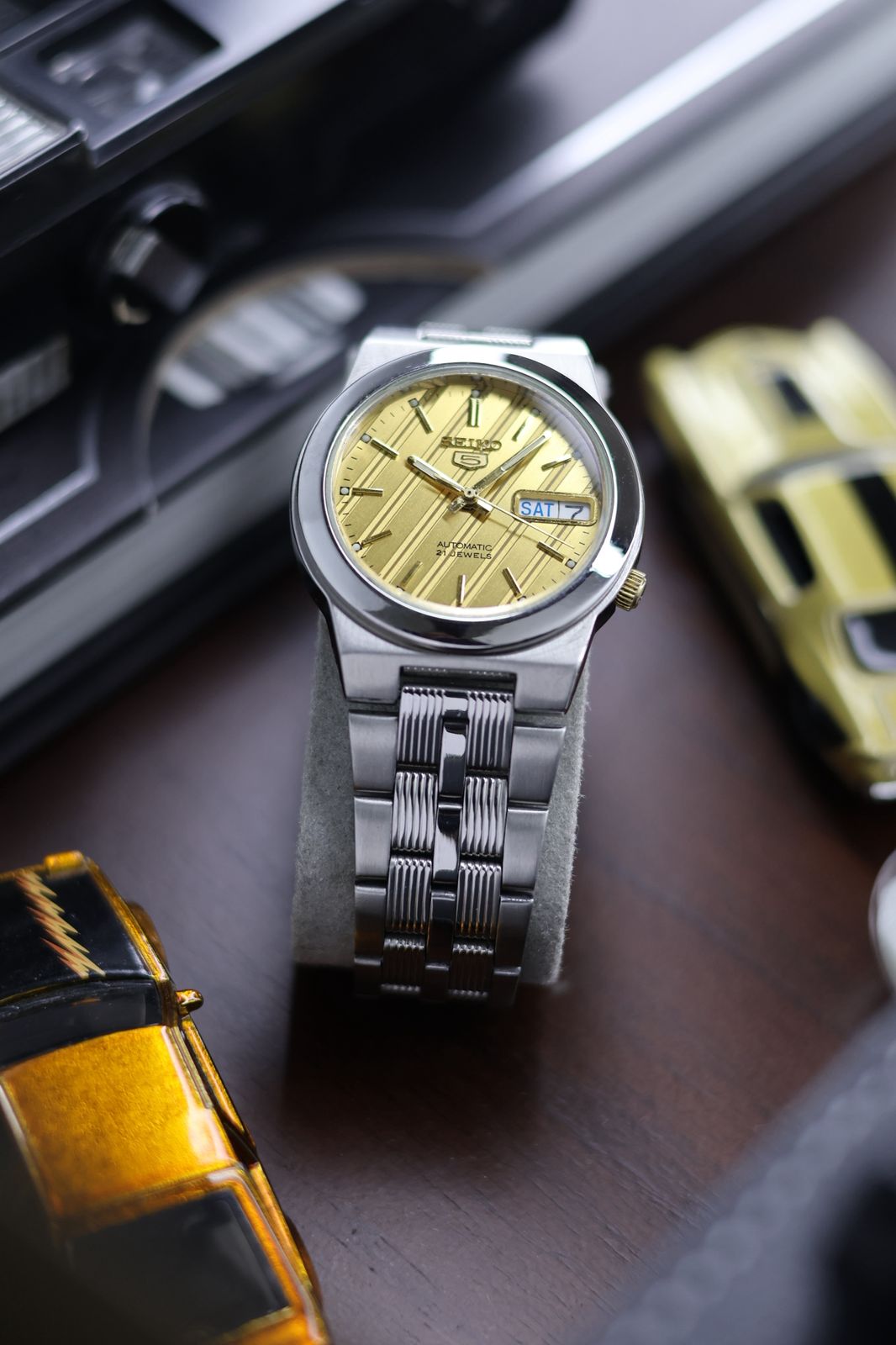 (Super Rare) Seiko 5 Gold Motif Dial with Glass Back - Automatic Vintage Watch (Pre Owned) - SE477