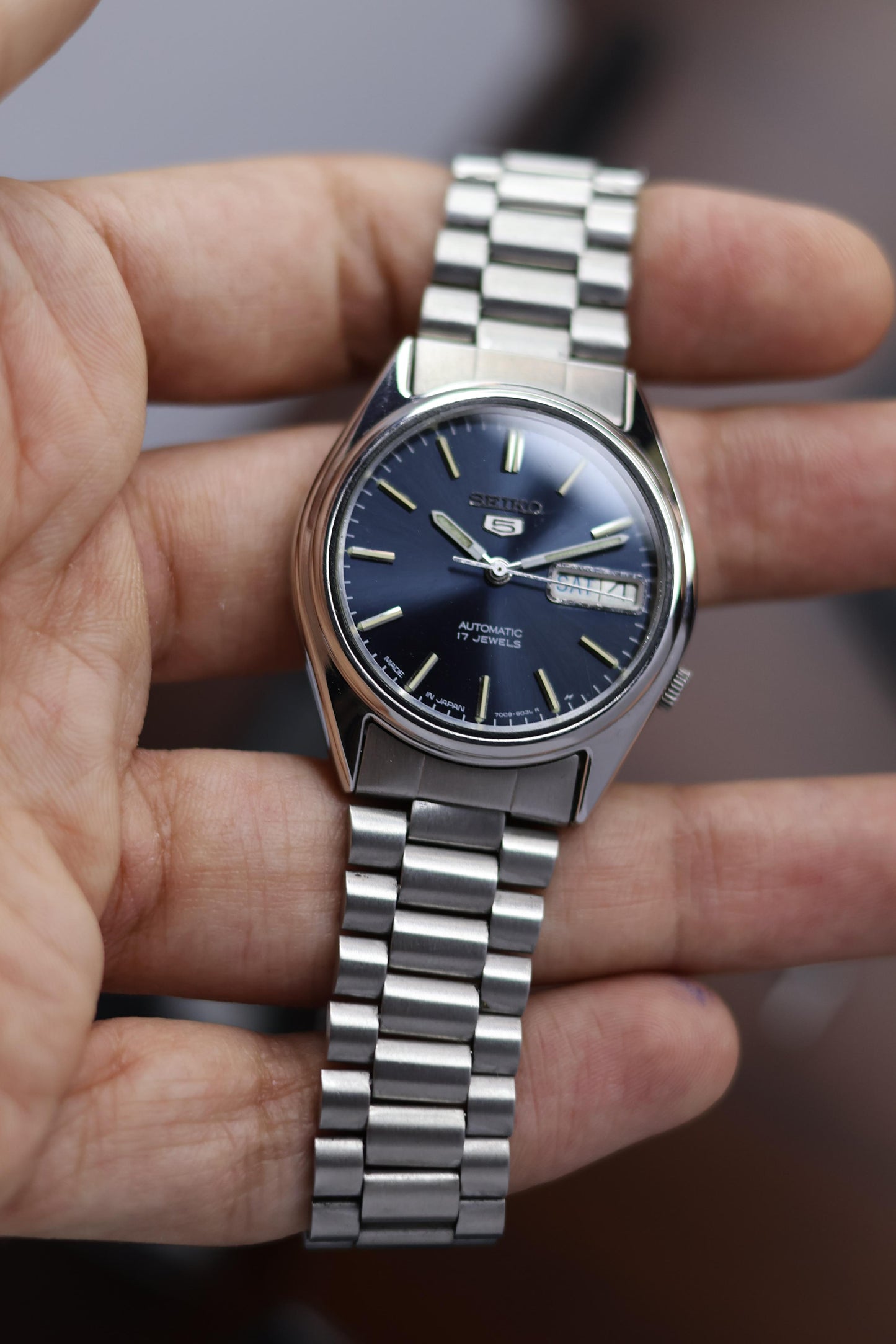 1981 Seiko 5 Blue Sunray Dial (Pre Owned)