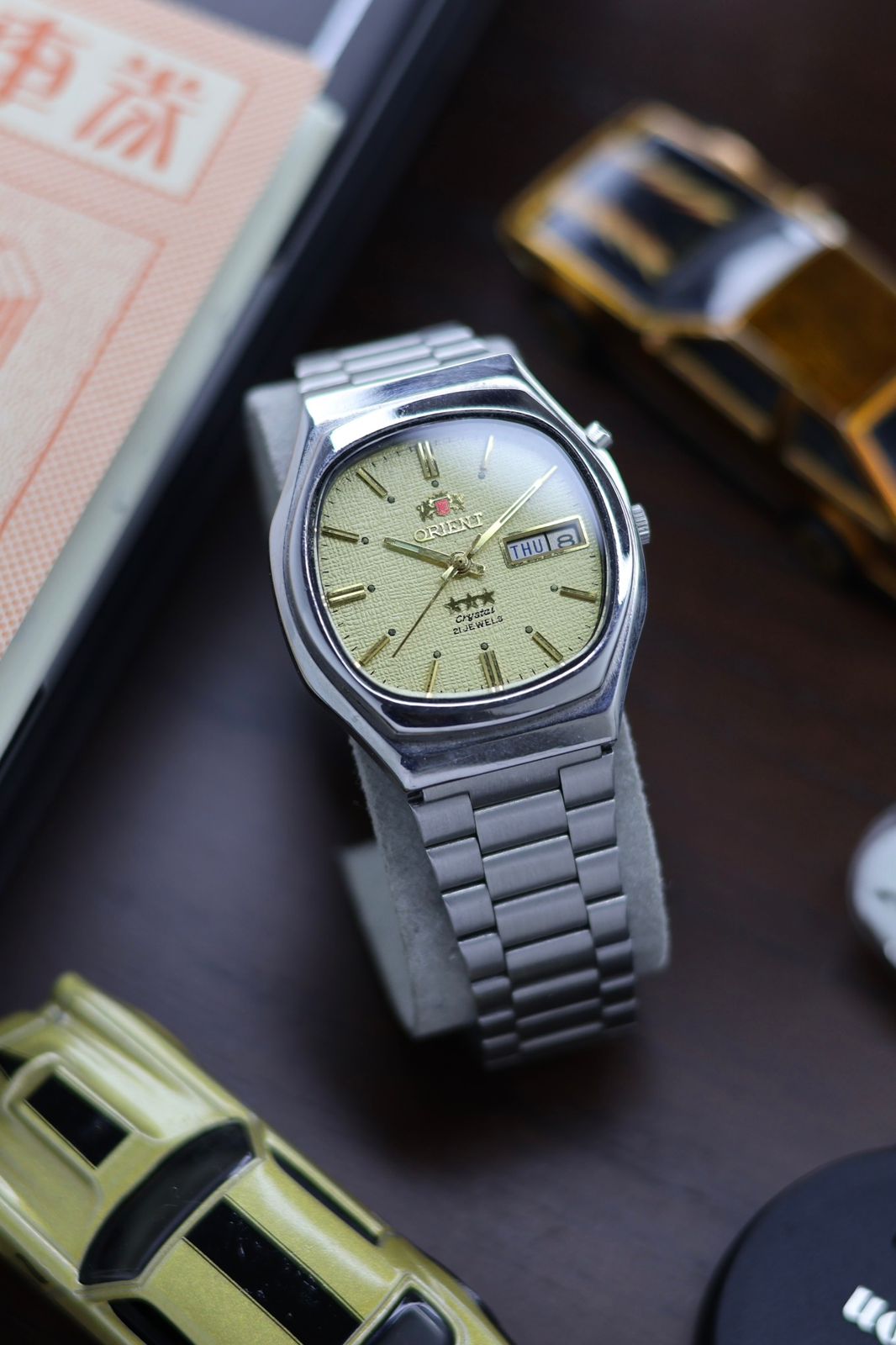 (Extremely Rare) Orient Tri-Star Crystal Champagne Micro Snakeskin Pattern TV Dial - Automatic Vintage Watch (Pre Owned) - A487