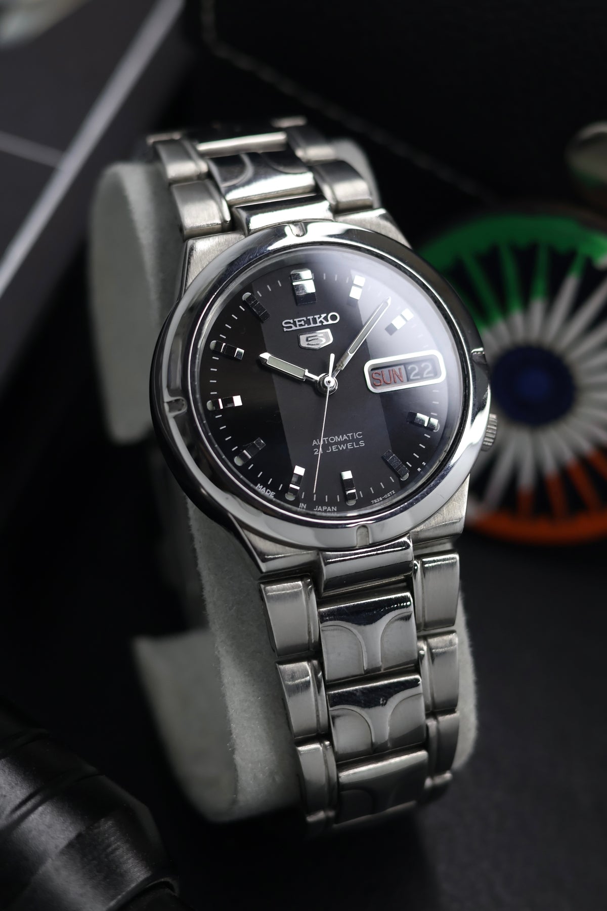 (Super Rare) Seiko 5 Black Dial with Glass Back - Automatic Vintage Watch (Pre Owned) - SE703