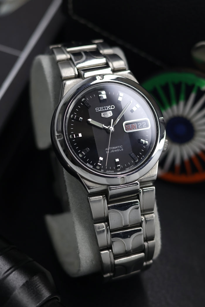(Super Rare) Seiko 5 Black Dial with Glass Back - Automatic Vintage Watch (Pre Owned) - SE703