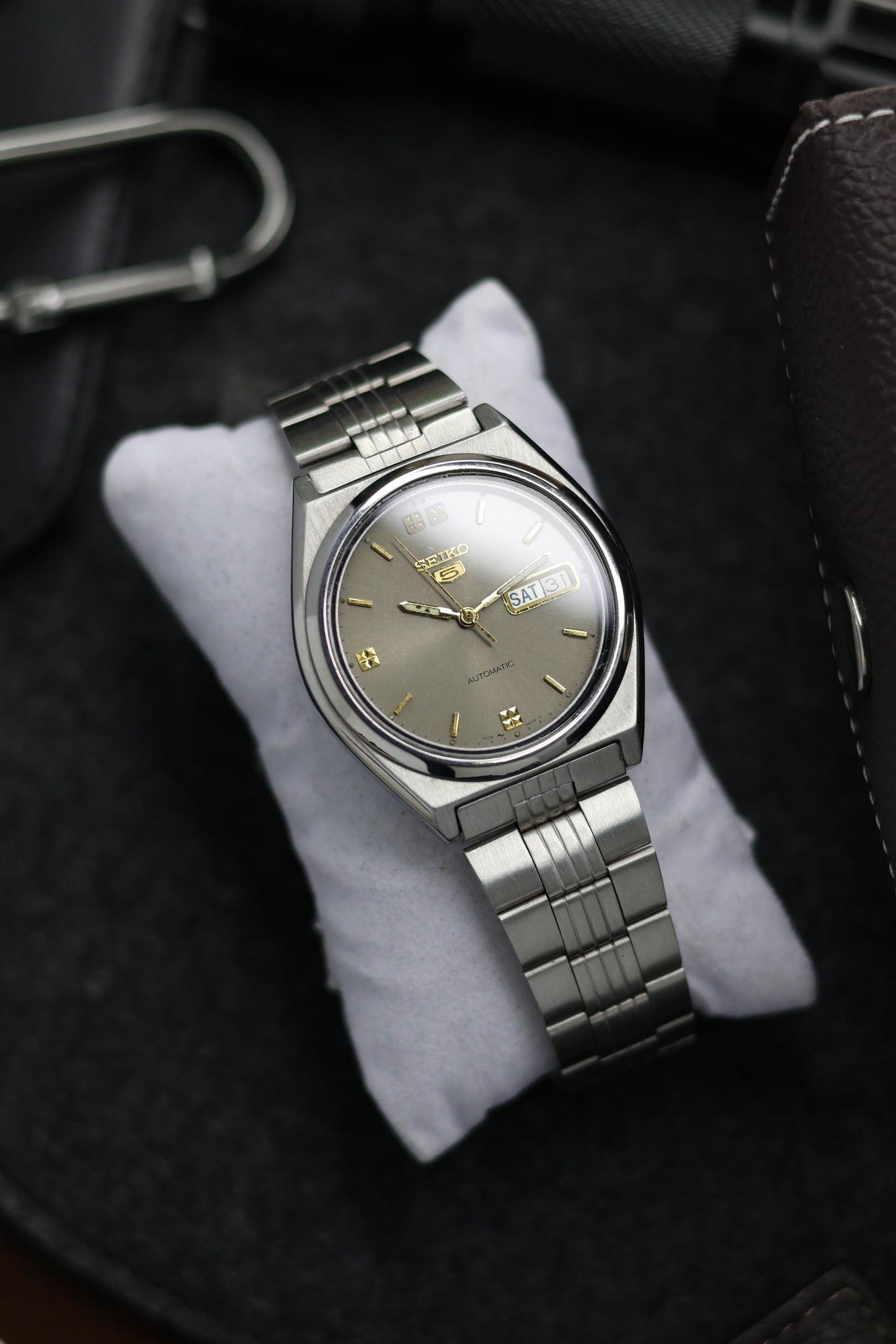 1996 Seiko 5 Silver Sunray Dial - Automatic Vintage Watch (Pre Owned)