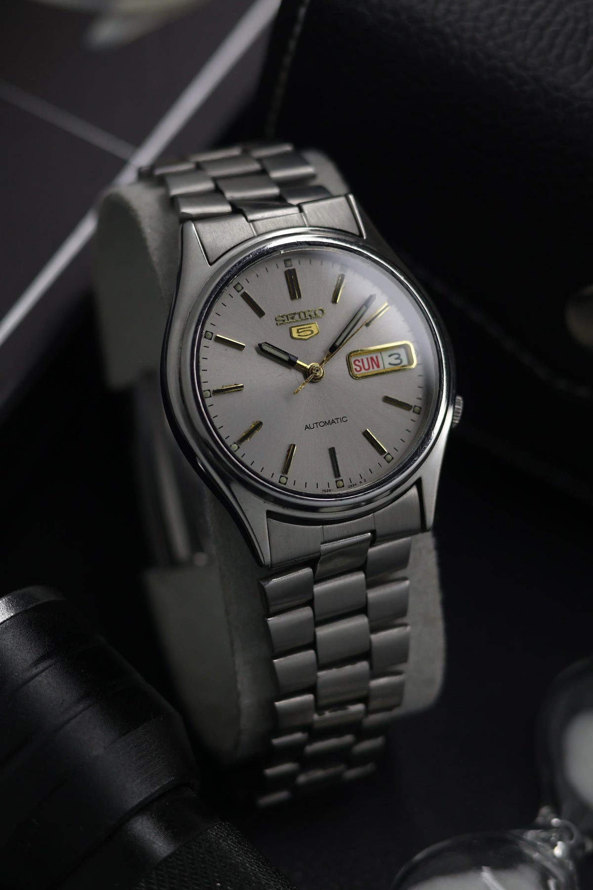 (Super Rare) 1997 Seiko 5 Silver Sunray Dial - Automatic Vintage Watch (Pre Owned) - SE808
