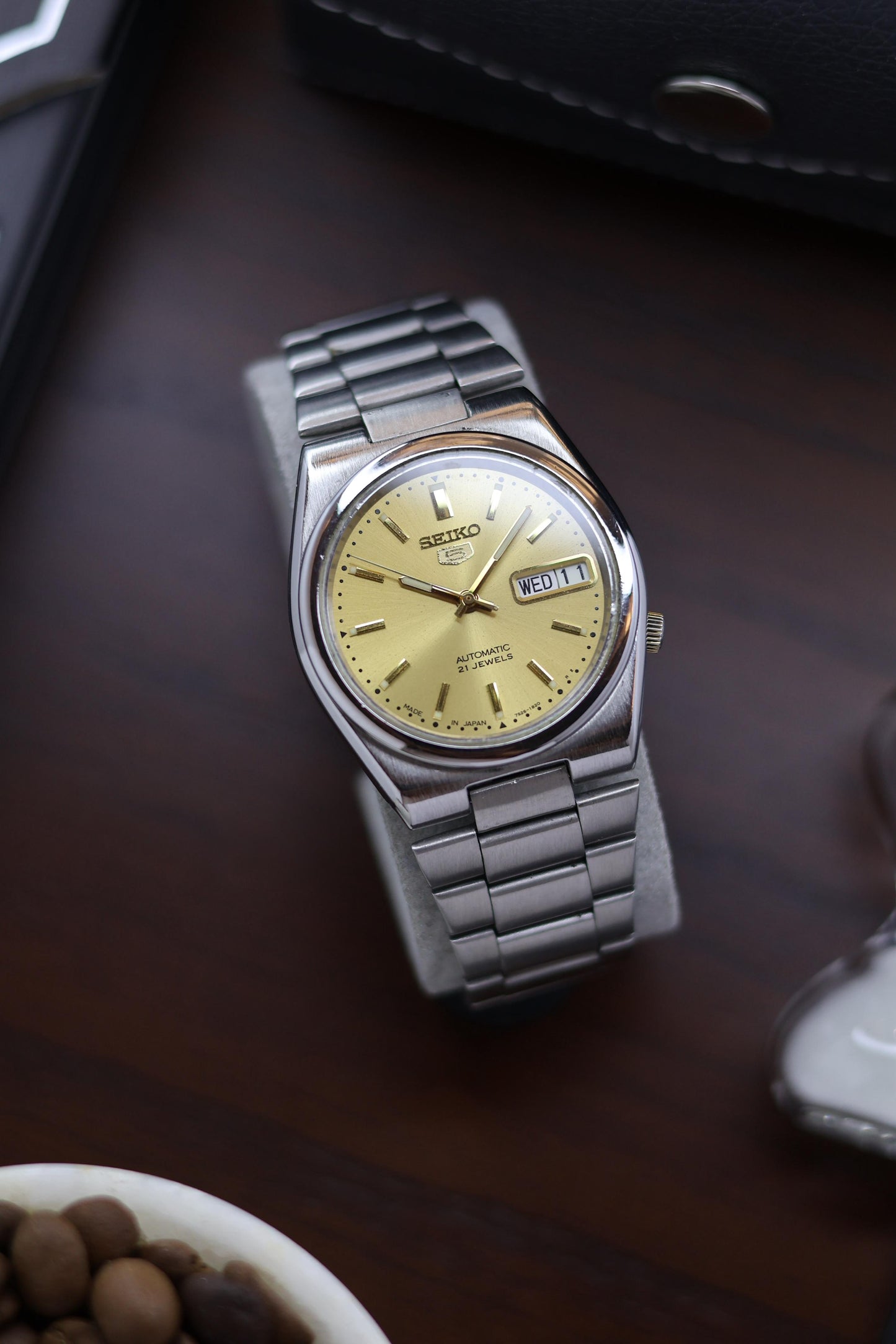 Seiko 5 Gold Sunray Dial - Automatic Vintage Watch (Pre Owned) - A271