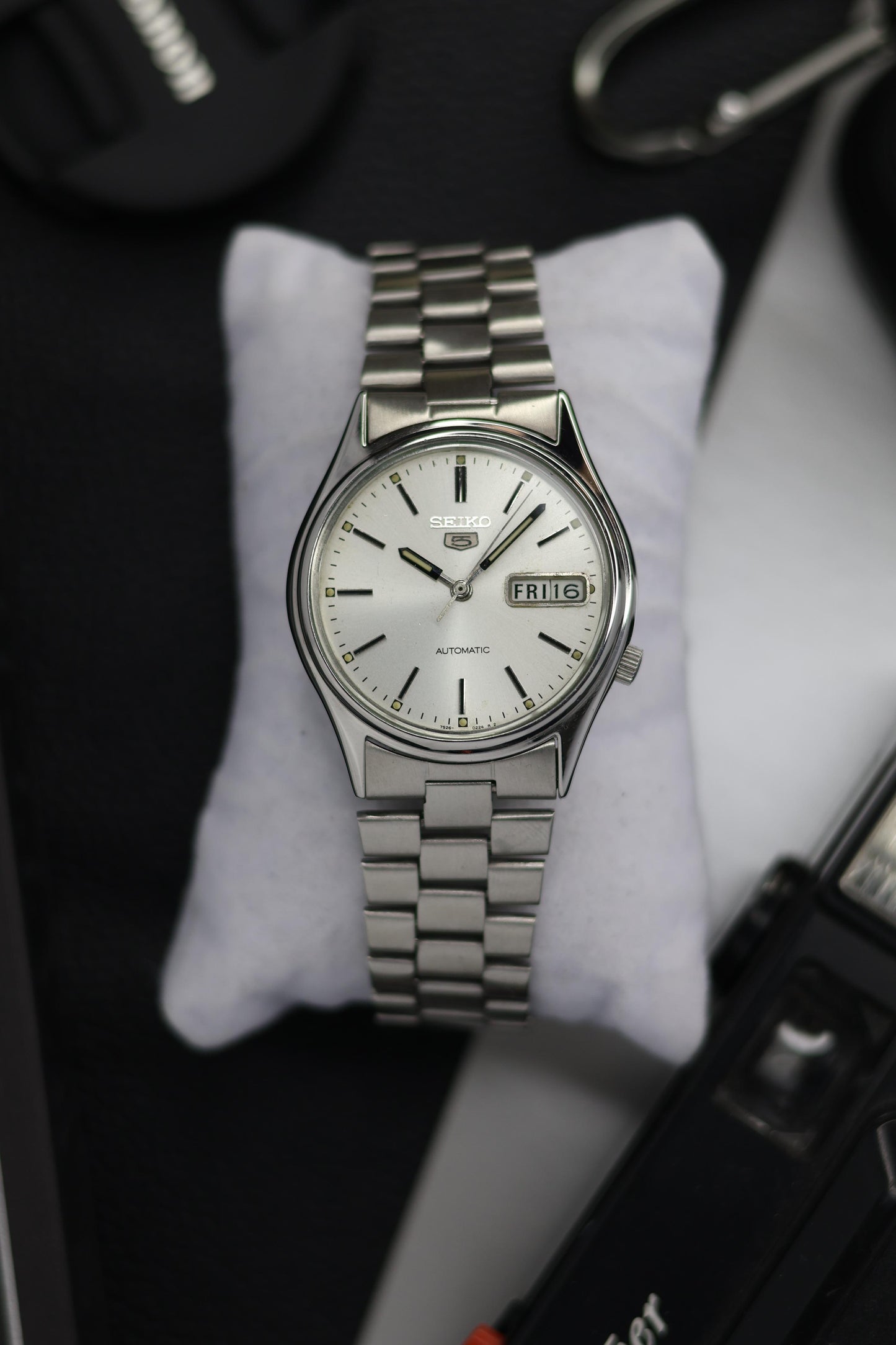 Seiko 5 Silver Sunray Dial with Glass Back (Pre Owned)