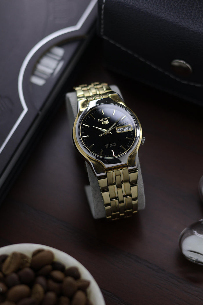 Seiko 5 Black Opaline Dial with Glass Back - Automatic Vintage Watch (Pre Owned) - A162