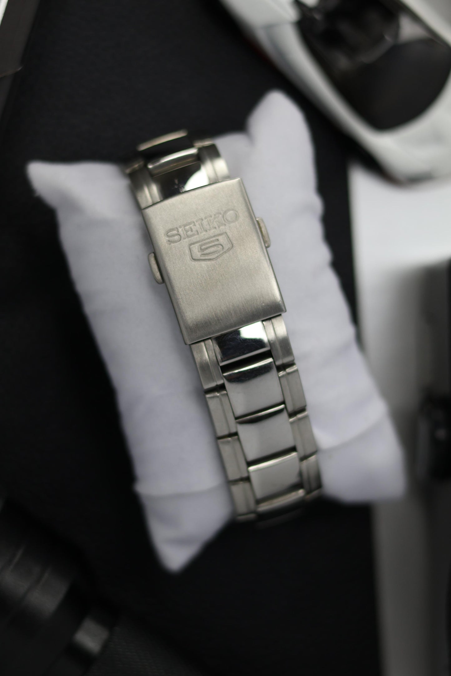 Seiko 5 White Dial with Glass Back (Pre Owned)