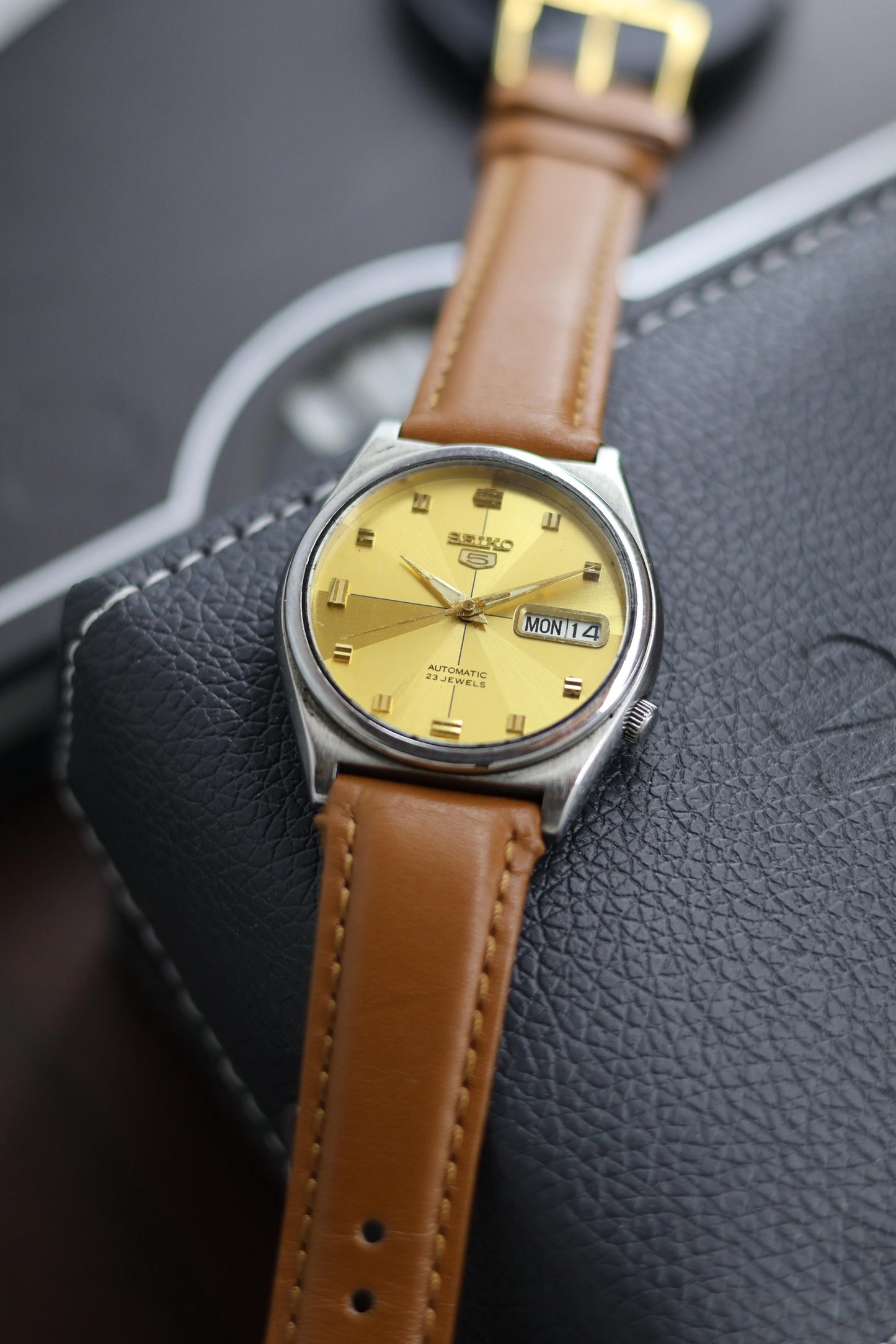 1997 Seiko 5 Gold Motif Dial - Automatic Vintage Watch (Pre Owned) - A257