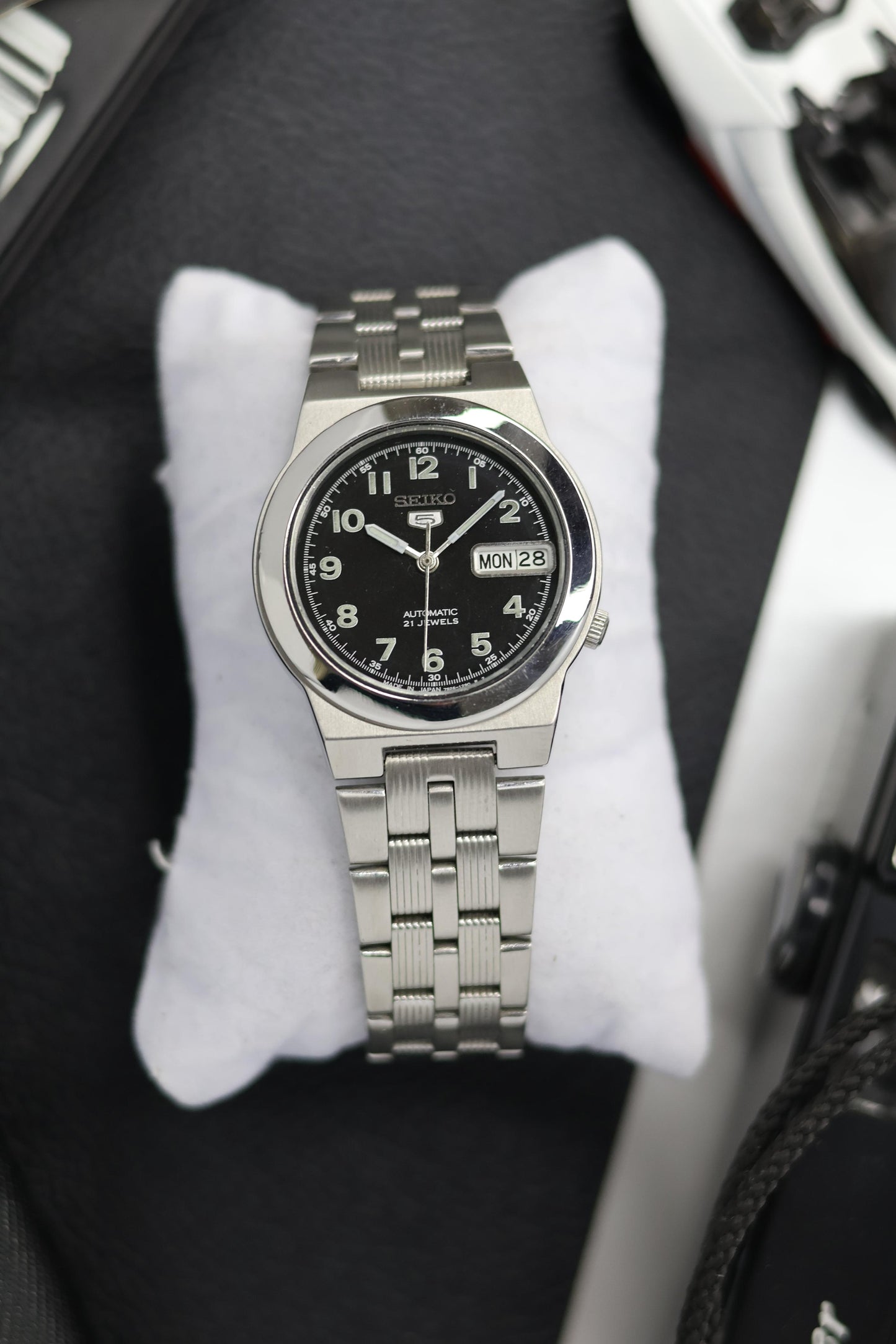 Seiko 5 Black Field Dial with Glass Back (Pre Owned)