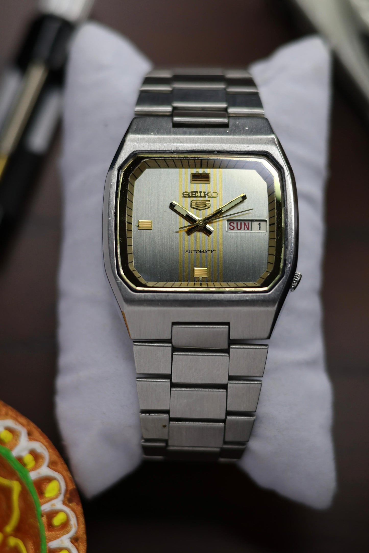 (Super Rare) 1982 Seiko 5 Silver TV Dial with Gold Accents (Pre Owned)