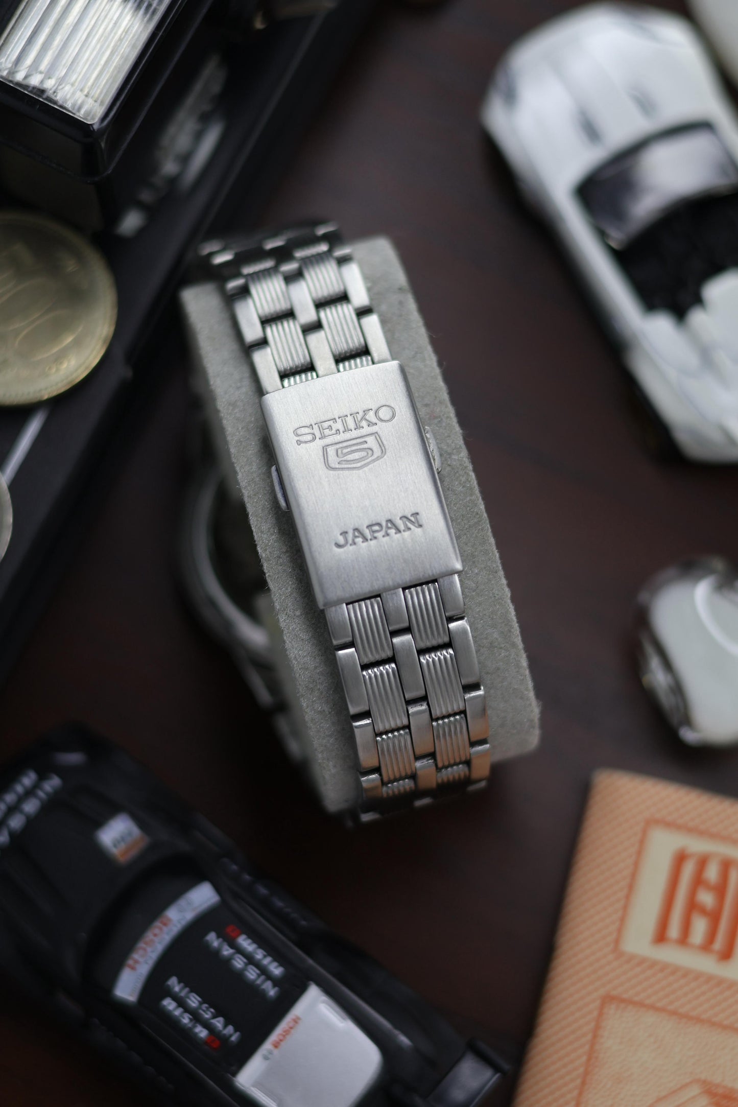 Seiko 5 Black Field Dial with Glass Back - Automatic Vintage Watch (Pre Owned) - SE521