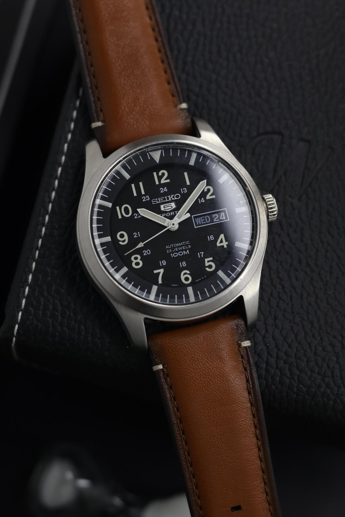 (Super Rare) Seiko 5 Sports 100M Black Field Dial with Glass Back - Automatic Vintage Watch (Pre Owned) - SE755