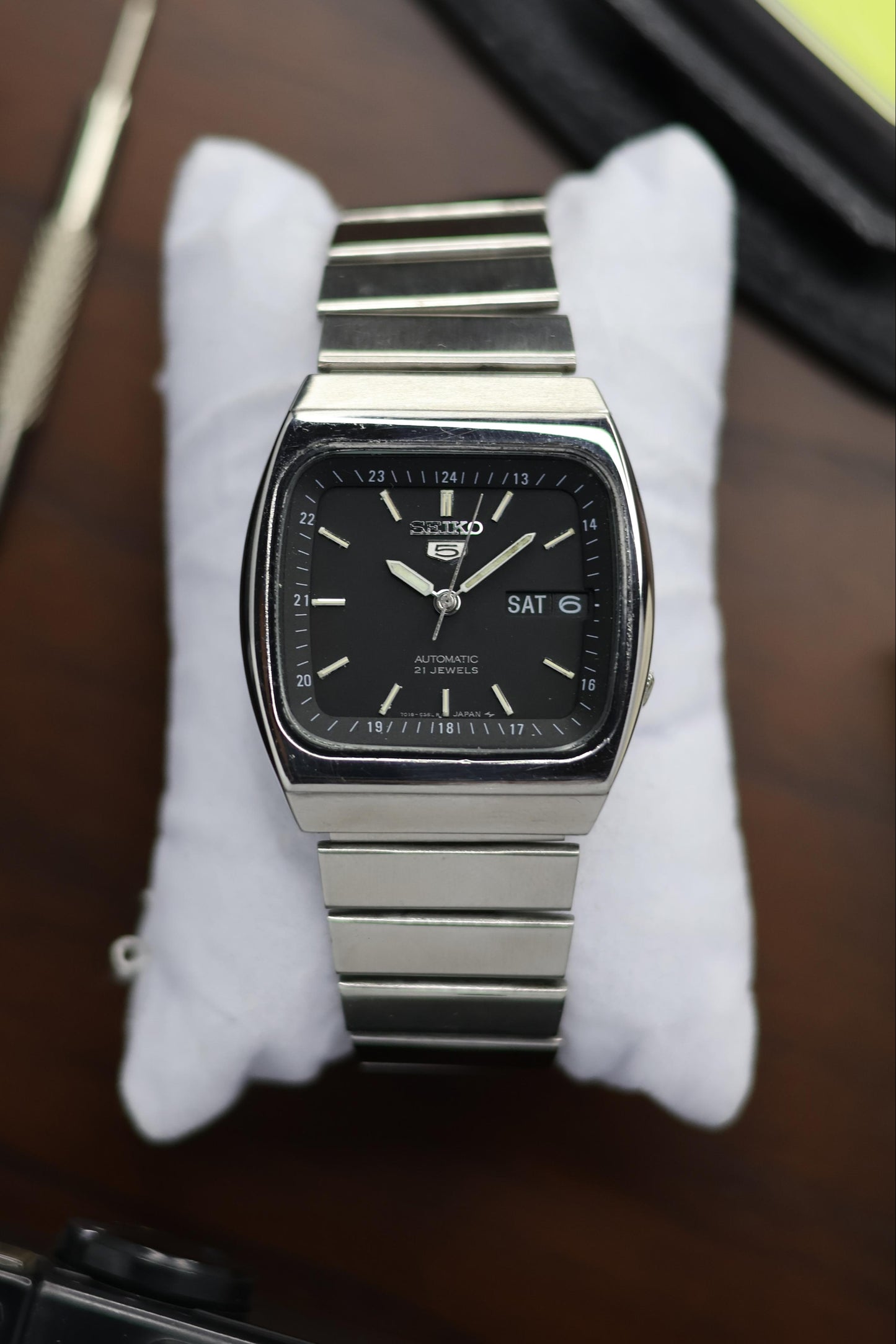 (Super Rare) 1975 Seiko 5 Navy Blue TV Dial (Pre Owned)