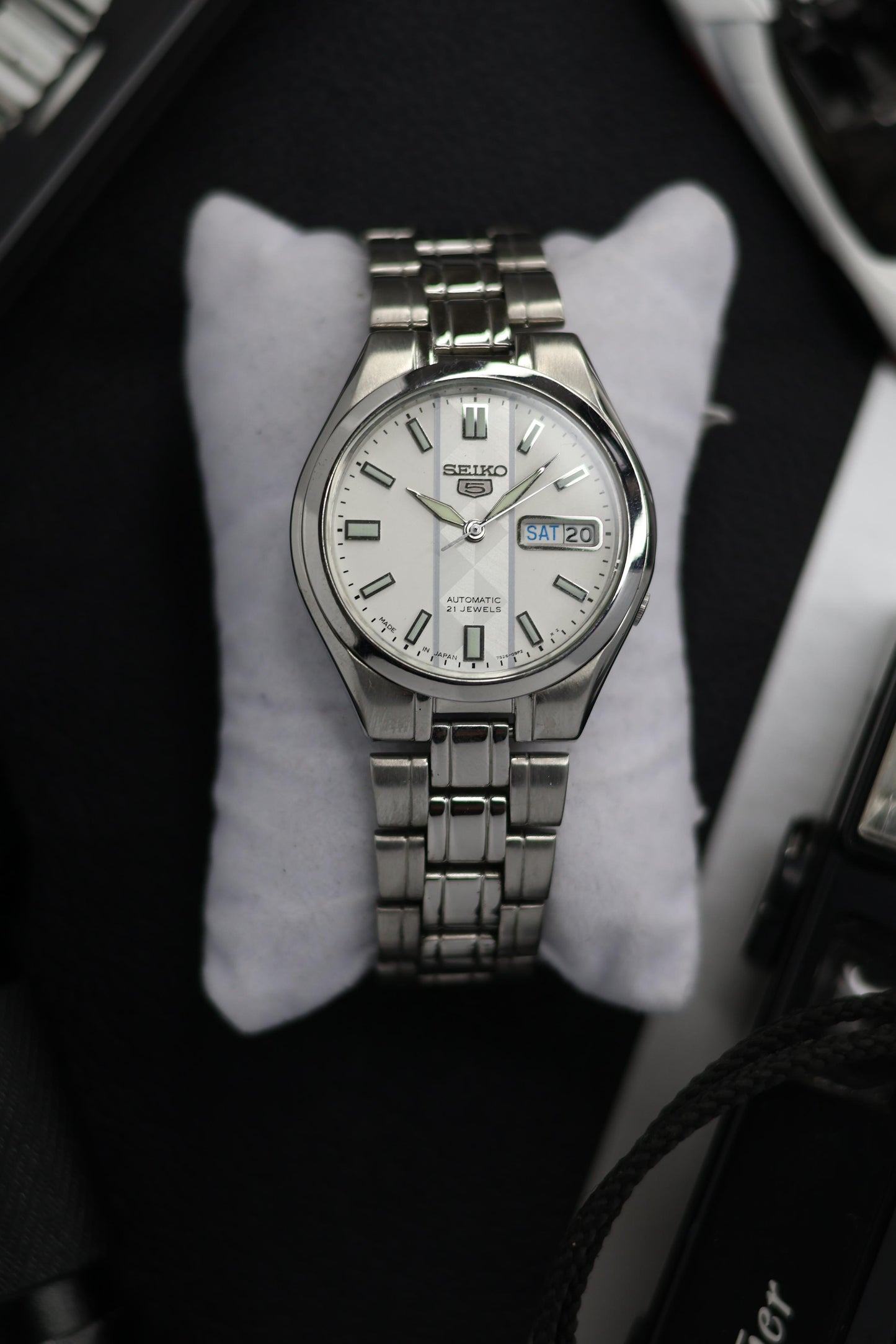 Seiko 5 Silver Motif Dial with Glass Back (Pre Owned)