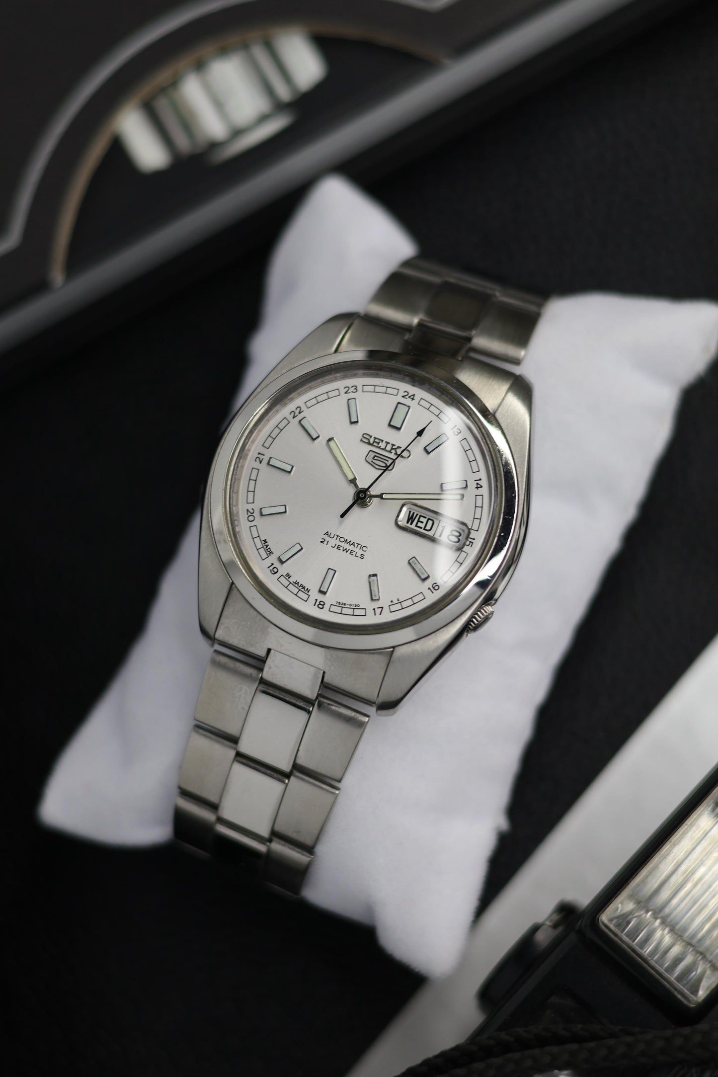 Seiko 5 White Dial with Glass Back (Pre Owned)