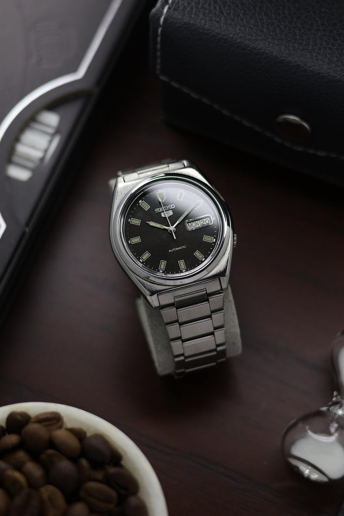 1989 Seiko 5 Black Dial - Automatic Vintage Watch (Pre Owned) - A373