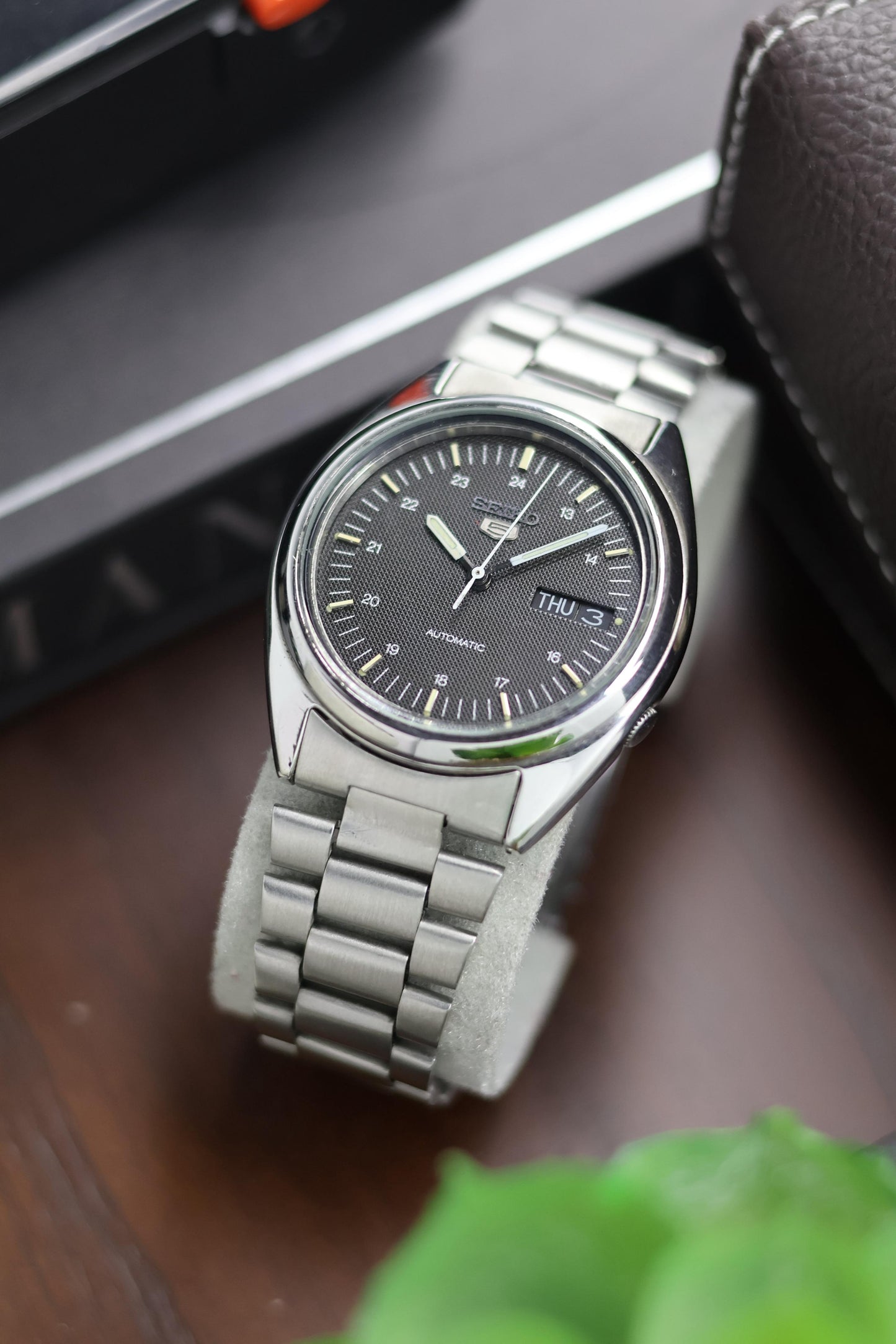 (Super Rare) 1985 Seiko 5 Black Textured Dial - Automatic Vintage Watch (Pre Owned) - A68