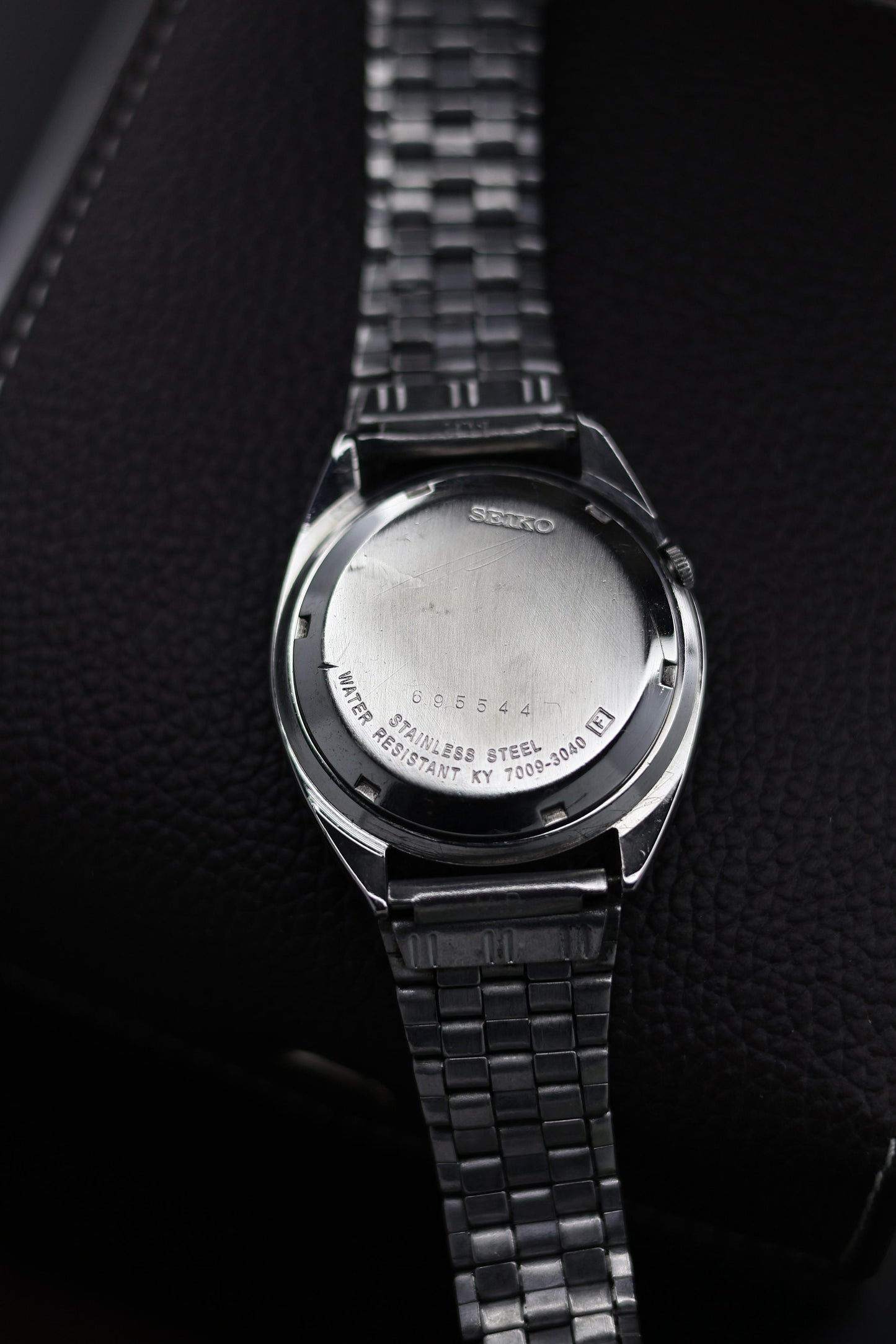 1986 Seiko 5 White Textured Dial - Automatic Vintage Watch (Pre Owned) - A18