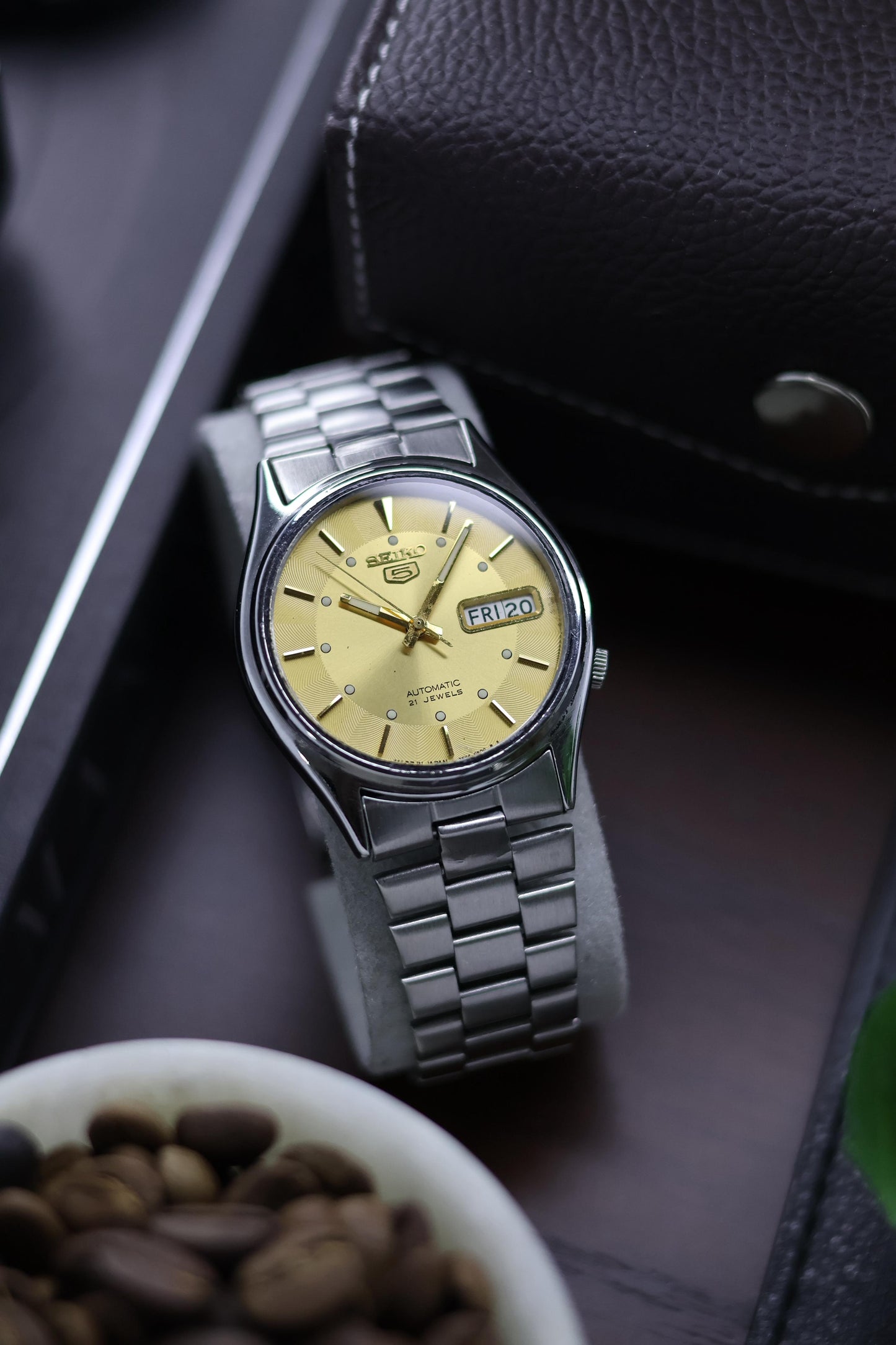 Seiko 5 Gold Motif Dial - Automatic Vintage Watch (Pre Owned) - A111
