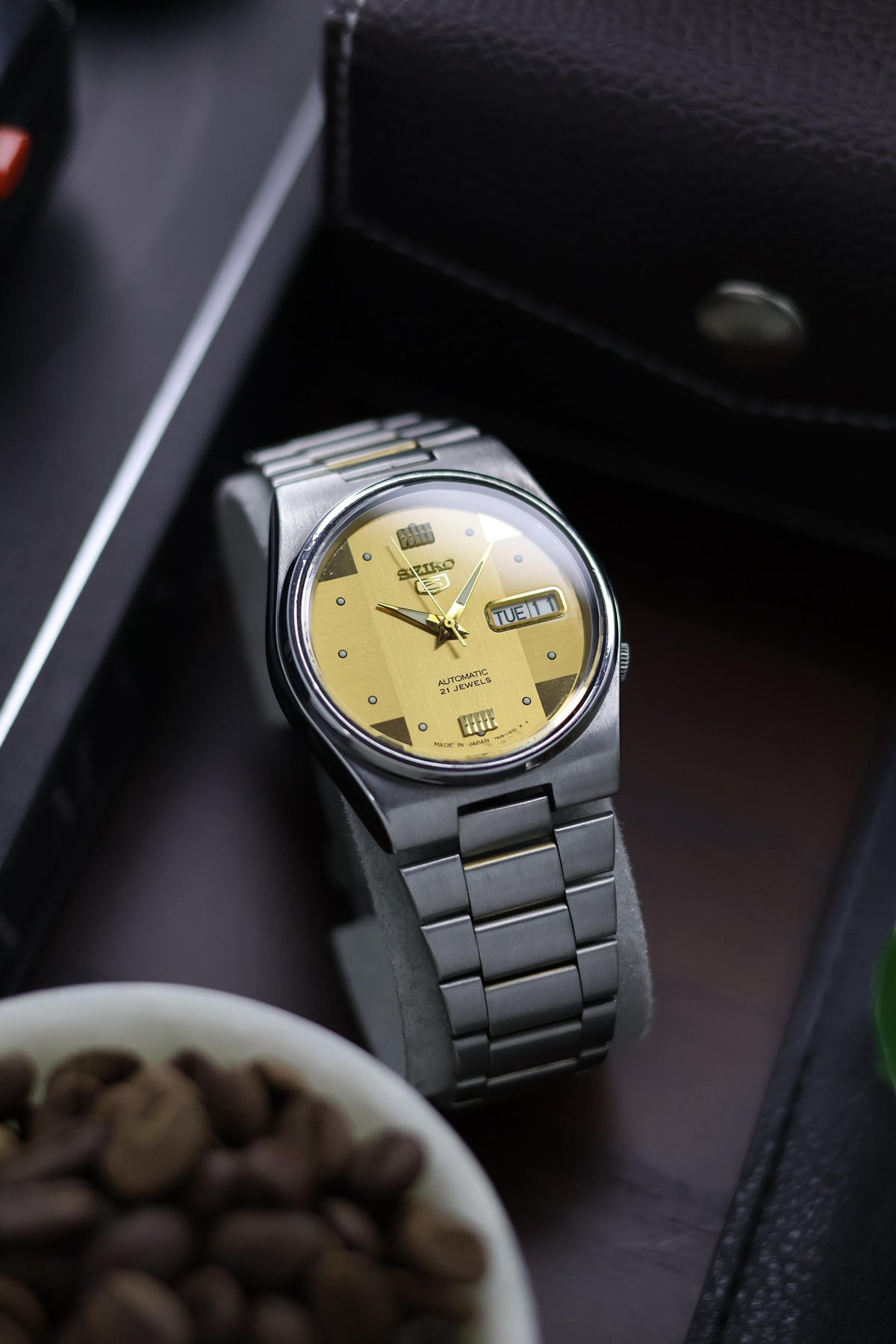 Seiko 5 Gold Motif Dial with Glass Back - Automatic Vintage Watch (Pre Owned) - A188