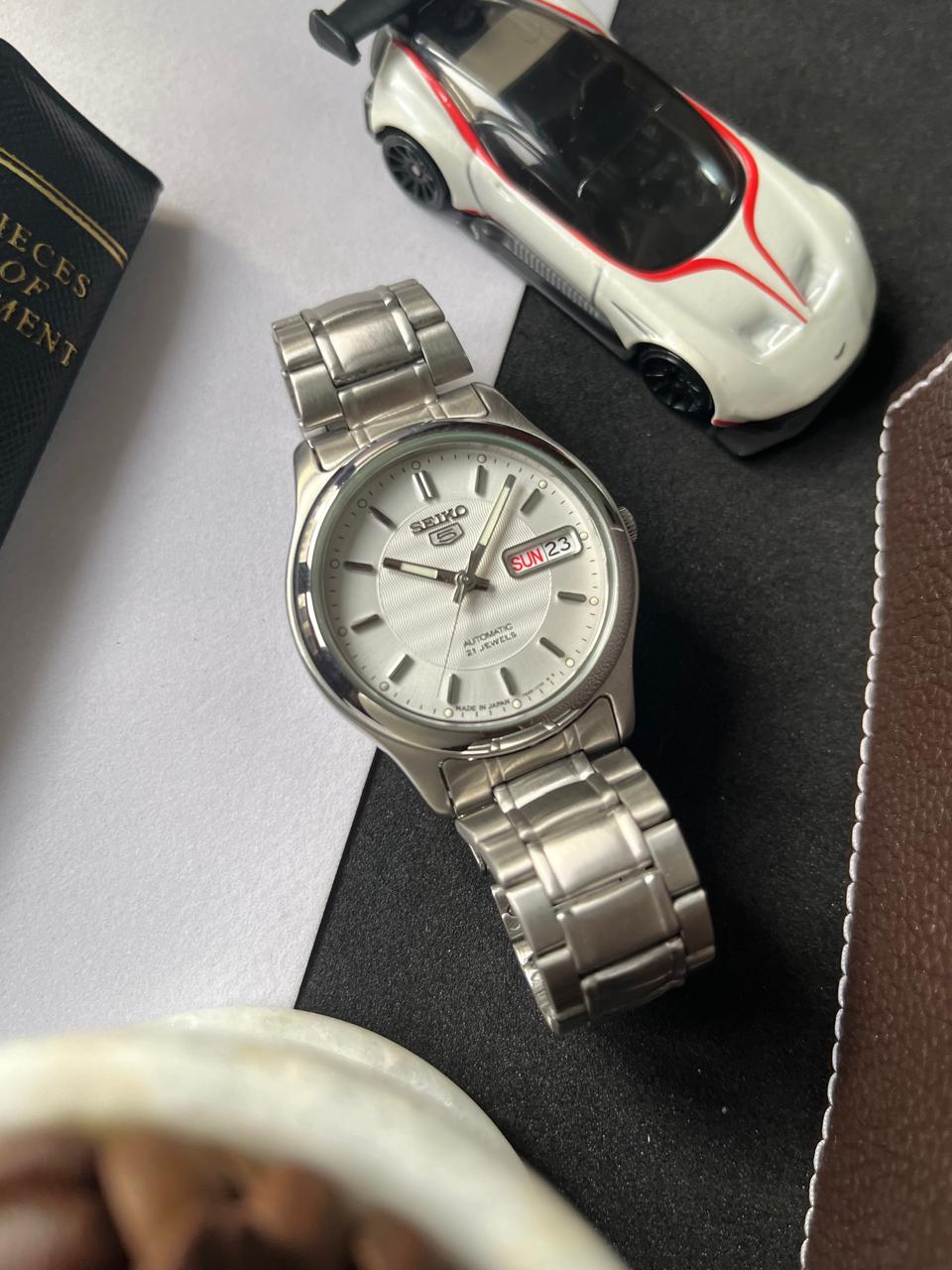 Seiko 5 - Textured White Dial with Glass Back (Pre Owned)