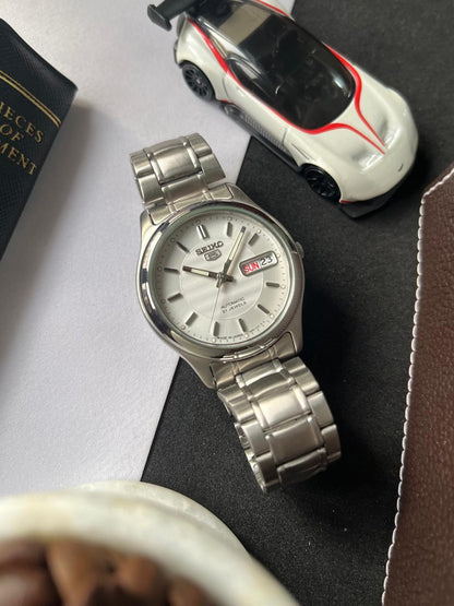 Seiko 5 - Textured White Dial with Glass Back (Pre Owned)