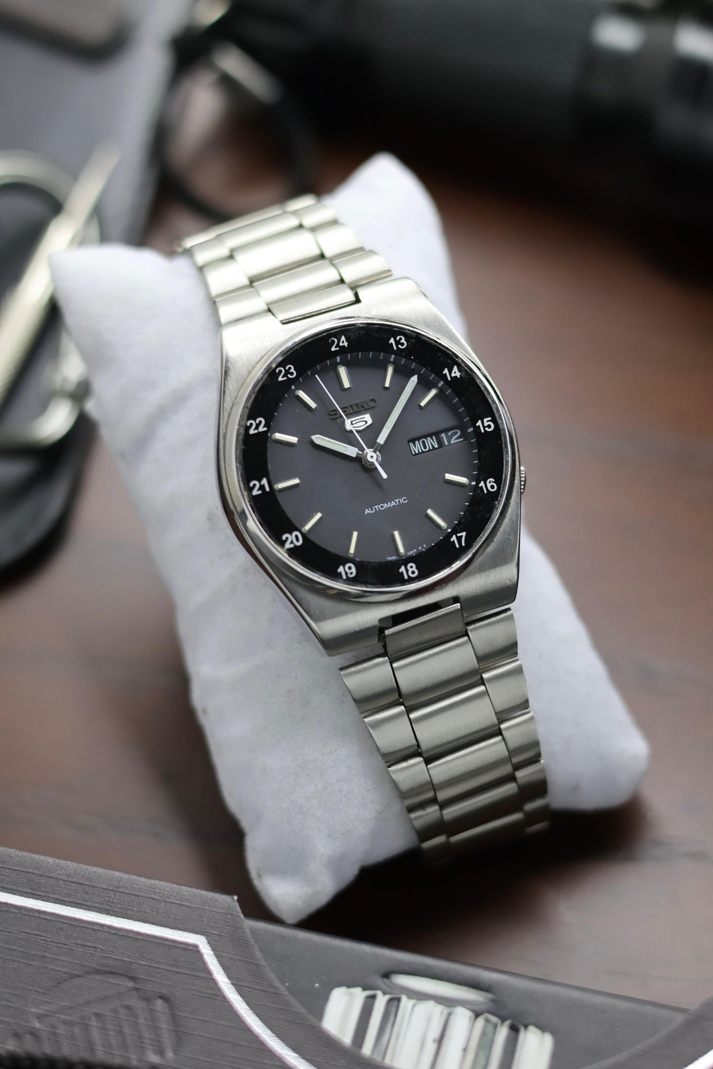 Seiko 5 Railway Time Black Dial - Automatic Vintage Watch (Pre Owned)