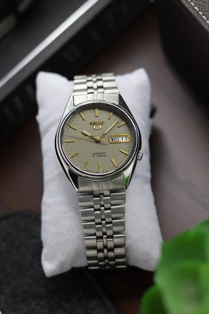 1997 Seiko 5 Grey Lined Dial - Automatic Vintage Watch (Pre Owned)