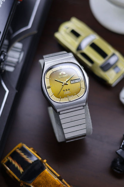 (Extremely Rare) Orient Tri-Star Crystal Gradient TV Dial - Automatic Vintage Watch (Pre Owned) - SE471