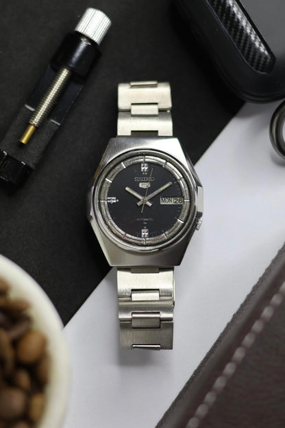 (Super Rare) 1982 Seiko 5 Black Dial (Pre Owned)