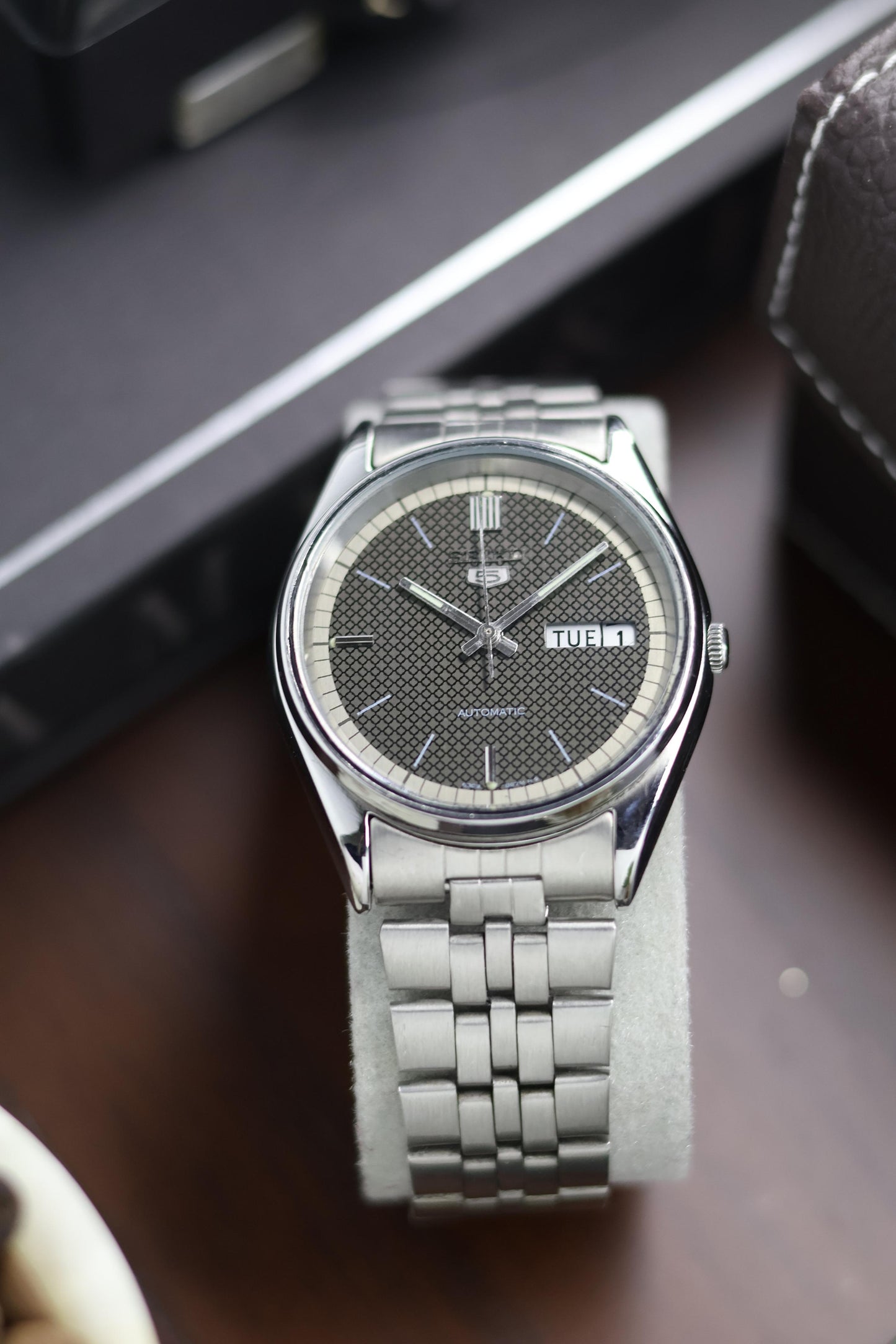 (Super Rare) 1984 Seiko 5 Textured Dial - Automatic Vintage Watch (Pre Owned)