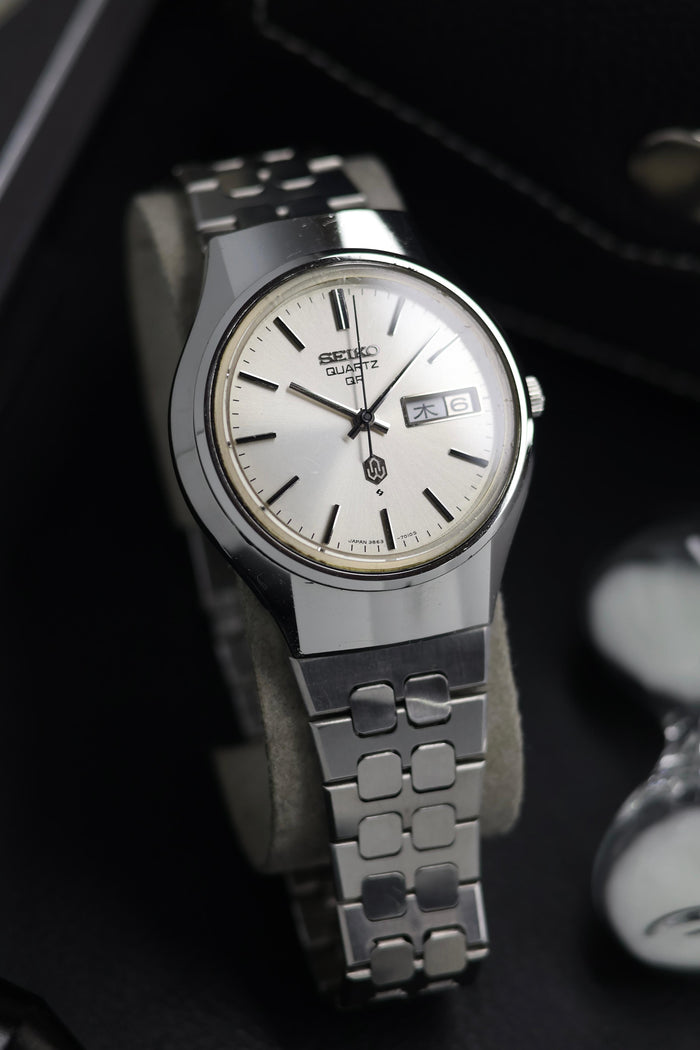 (JDM - Extremely Rare) 1974 Seiko QR Silver Sunray Dial - Quartz Vintage Watch (Pre Owned) - SE680