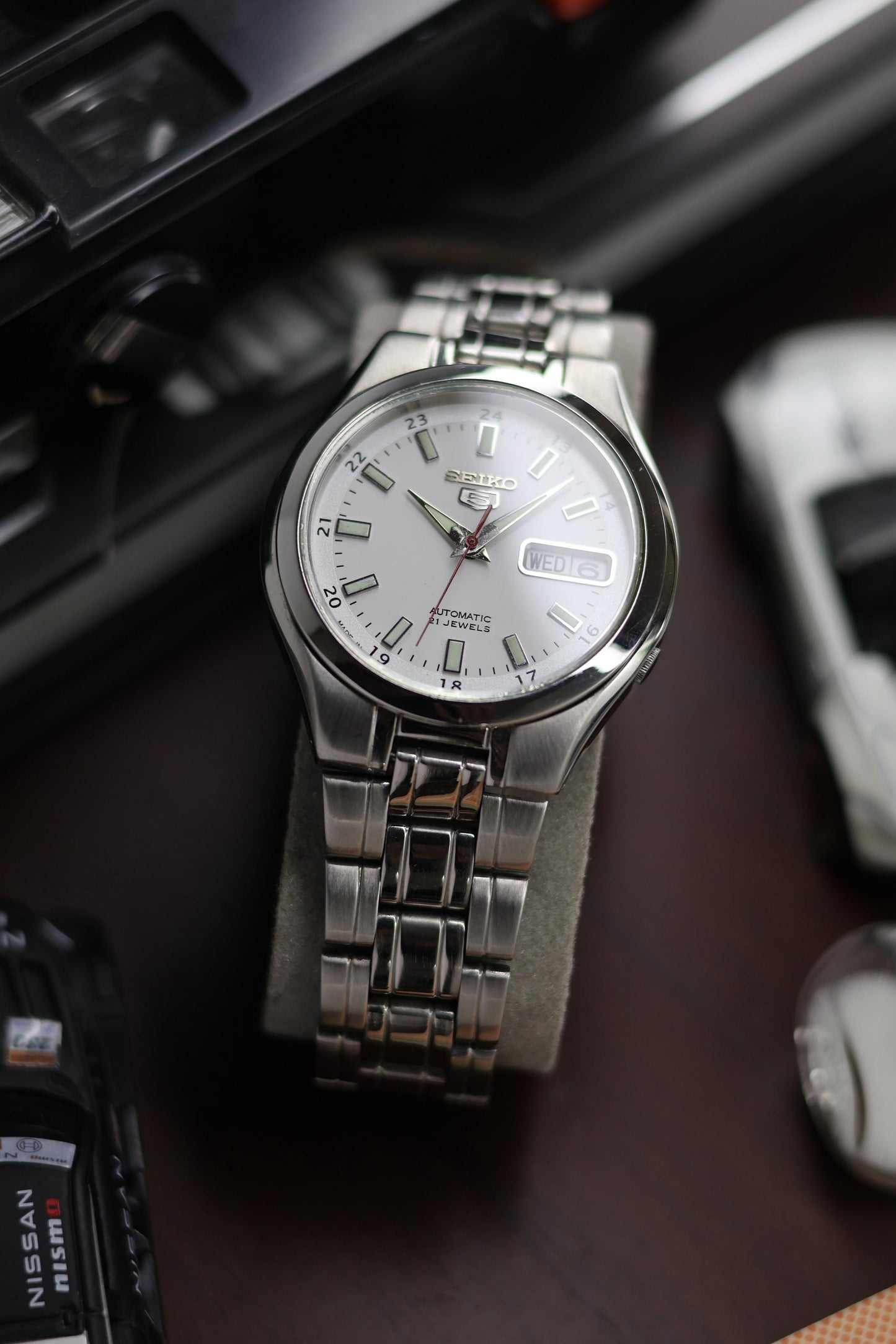 (Super Rare) Seiko 5 Railway Time White Dial with Glass Back - Automatic Vintage Watch (Pre Owned) - SE512