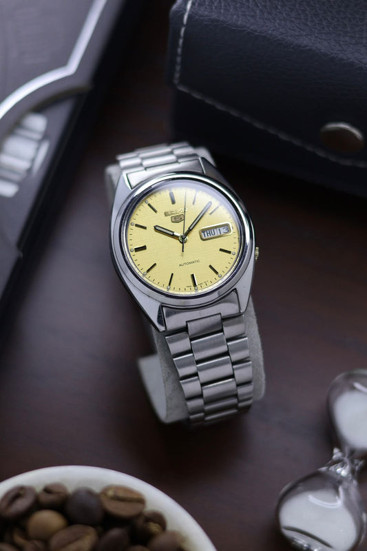 (Super Rare) Seiko 5 Gold Graph Dial with Glass Back - Automatic Vintage Watch (Pre Owned) - SE451