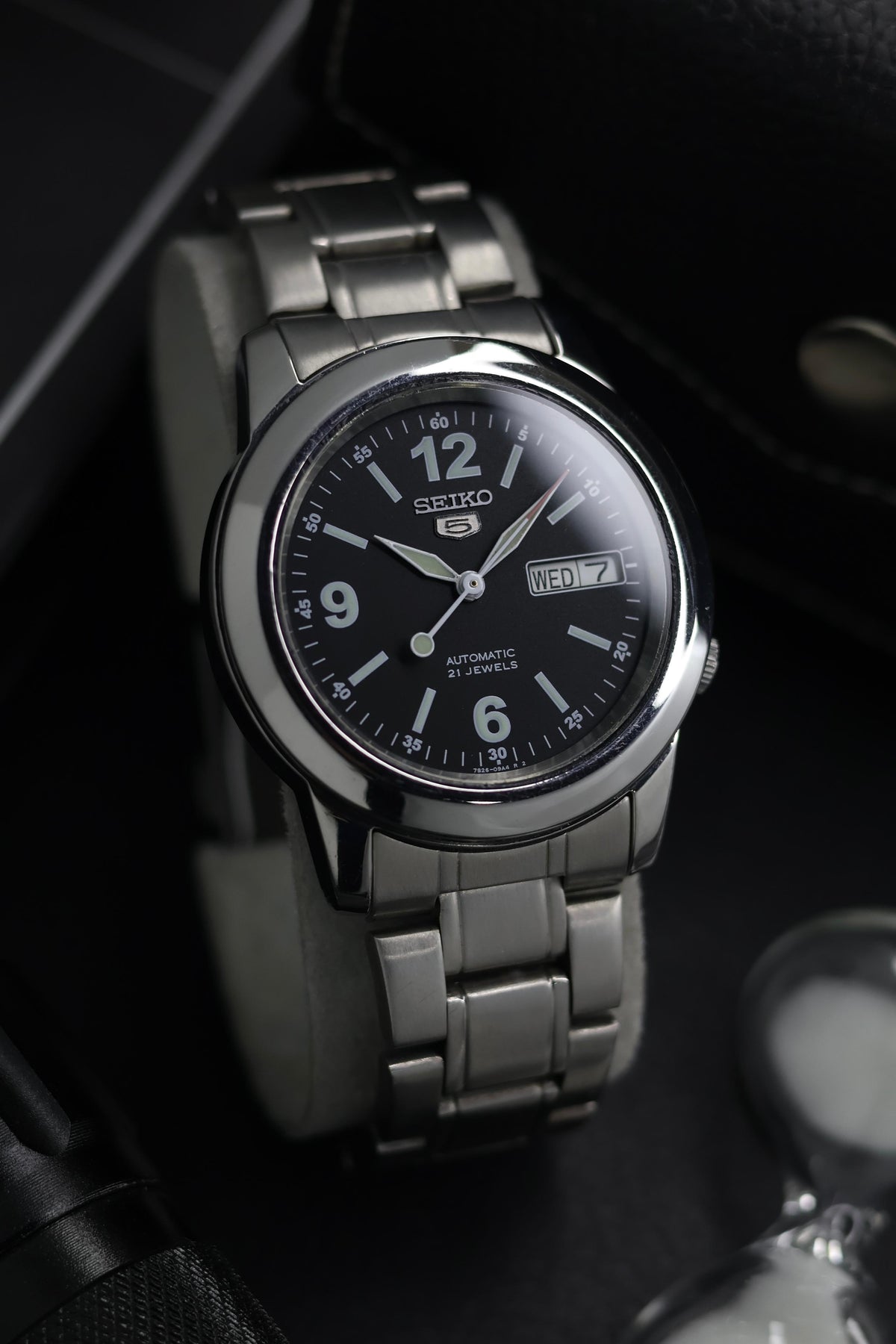 (Super Rare) Seiko 5 Black Field Dial with Glass Back - Automatic Vintage Watch (Pre Owned) - SE865