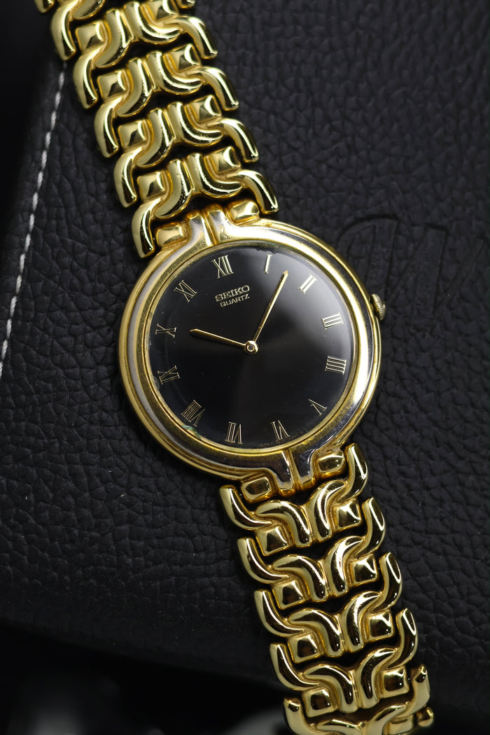 (JDM - Extremely Rare) 2002 Seiko Quartz Black Sunray Dial - Japanese Vintage Watch (Pre Owned) - SE804