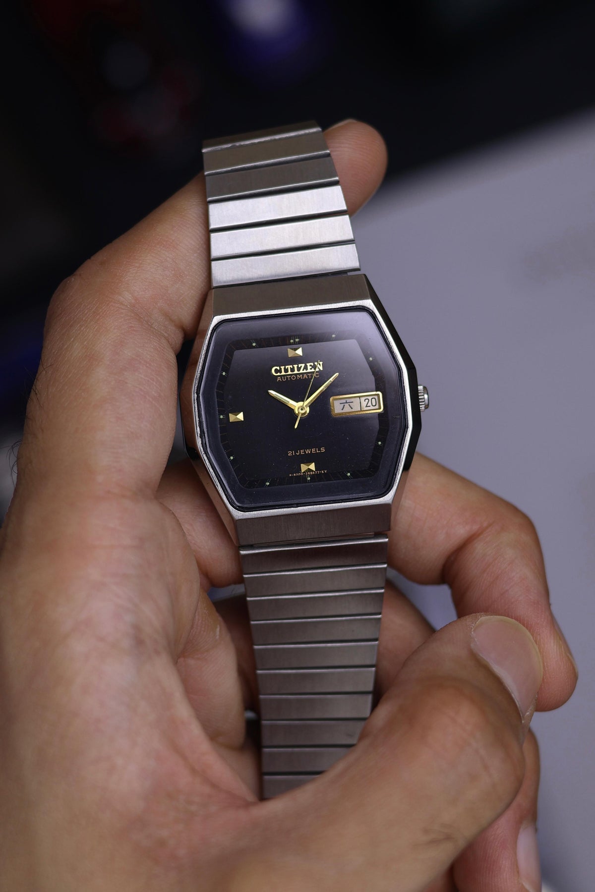 (JDM - Super Rare) Citizen Eagle 7 Black TV Dial with Japanese Kanji Datewheel - Automatic Vintage Watch (Pre Owned) - SE706