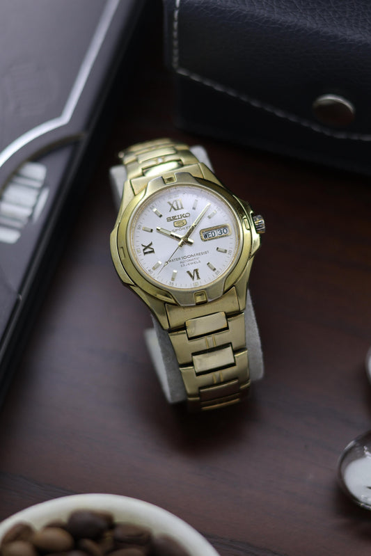 (Super Rare) Seiko 5 Sports Diver 100M White Dial with Glass Back - Automatic Vintage Watch (Pre Owned) - A403