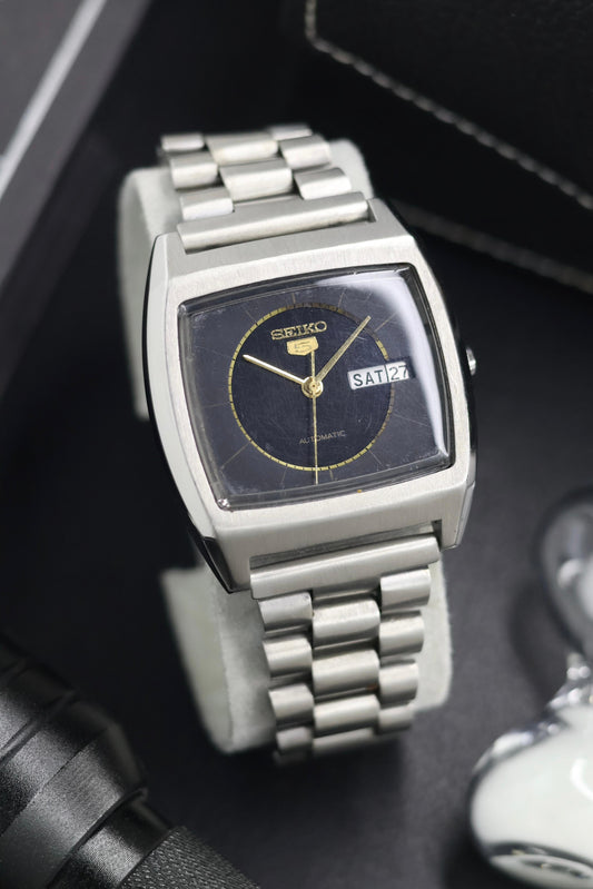 (Super Rare) 1982 Seiko 5 Navy Blue TV Dial - Automatic Vintage Watch (Pre Owned) - SE765
