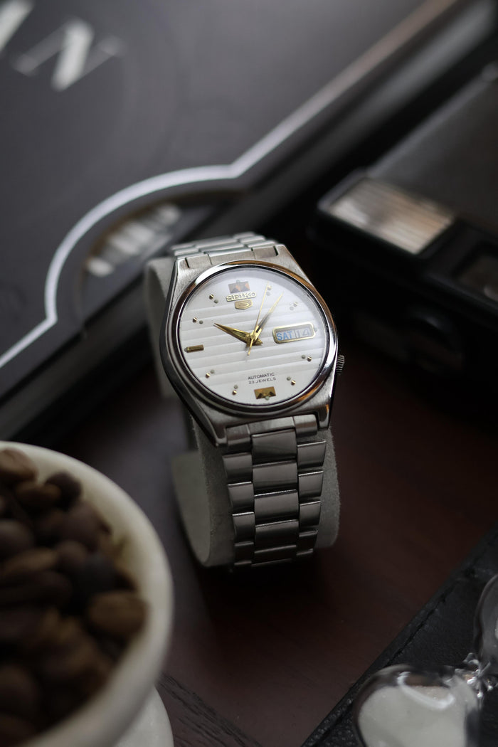 Seiko 5 White Lined Dial - Automatic Vintage Watch (Pre Owned) - A158