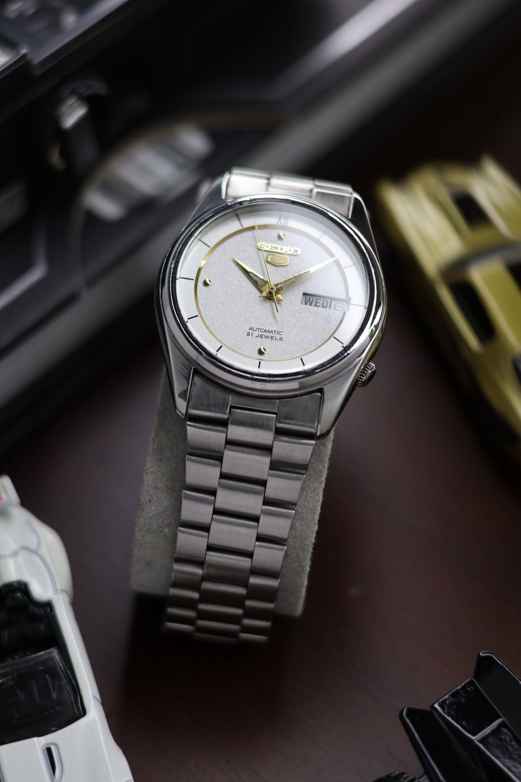 (Super Rare) 1976 Seiko 5 White Snowflake Dial - Automatic Vintage Watch (Pre Owned) - SE466