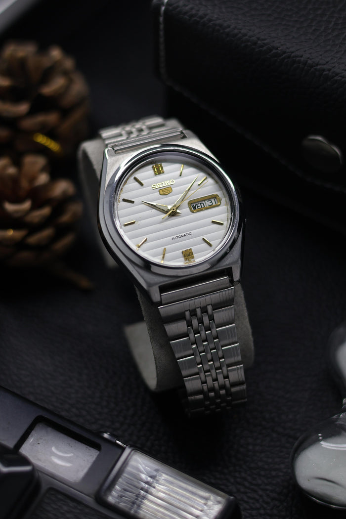 (Super Rare) Seiko 5 White Lined Dial - Automatic Vintage Watch (Pre Owned) - SE654