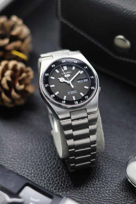 (Super Rare) Seiko 5 Railway Time Black Dial with Glass Back & Mercedes Hands - Automatic Vintage Watch (Pre Owned) - SE577