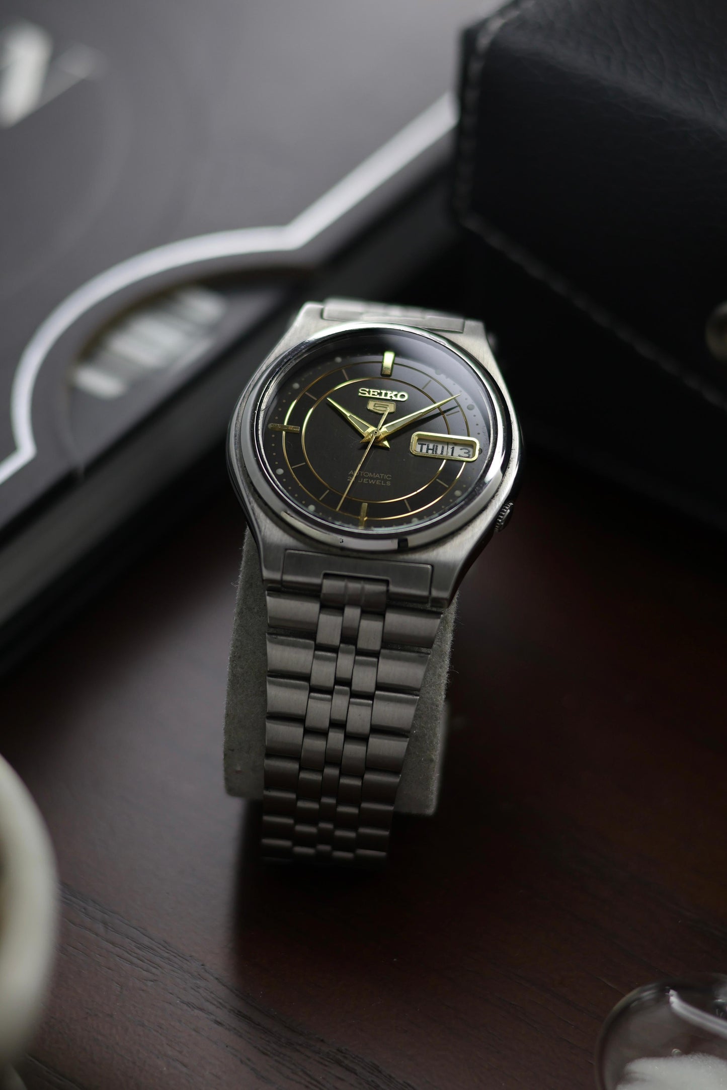 1996 Seiko 5 Dark Grey Motif Dial - Automatic Vintage Watch (Pre Owned) - A334