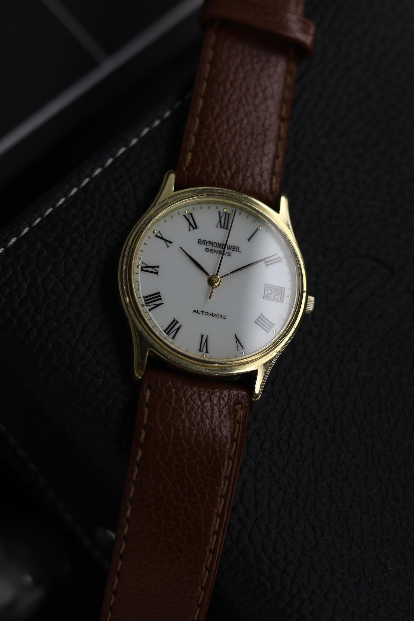 (Super Rare) Raymond Weil Geneve Swiss Automatic White Dial with Gold Plated Case - Automatic Swiss Vintage Watch (Pre Owned) - SE742