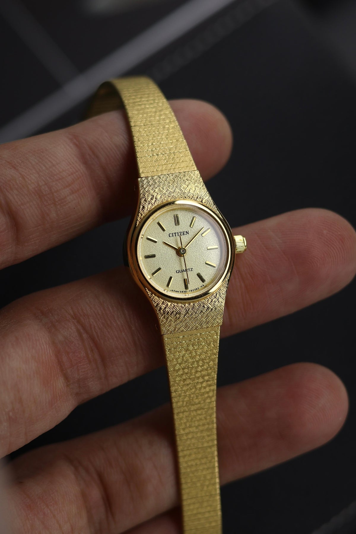 (JDM - Super Rare) MINT NOS Citizen Ladies Champagne Dial  - Japanese Vintage Watch (Pre Owned) - SE816
