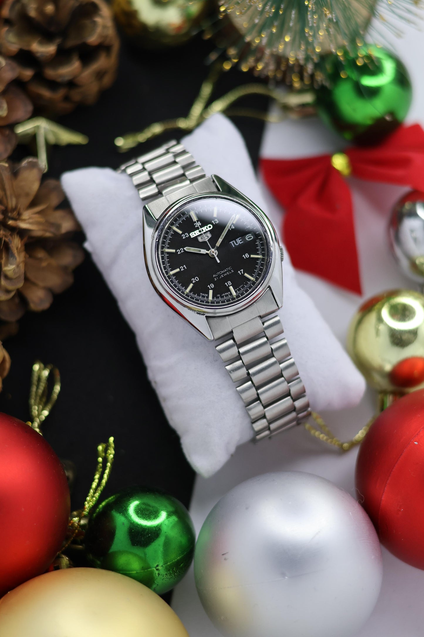 1976 Seiko 5 Black Dial (Pre Owned)