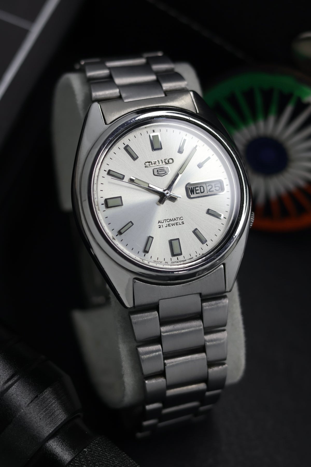 (Super Rare) Seiko 5 SNXS73 Silver Sunray Dial with Glass Back - Automatic Vintage Watch (Pre Owned) - SE753